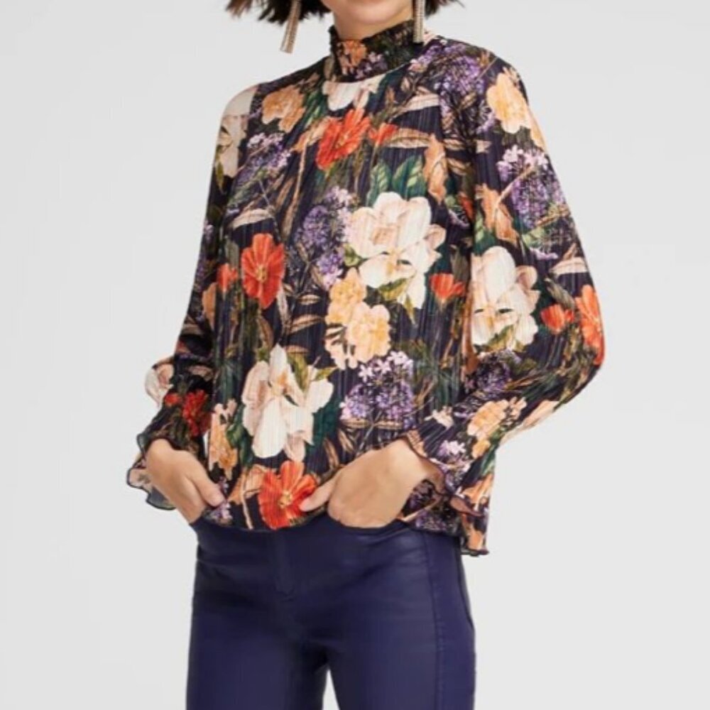 3/$60 Chico's Floral Mock Neck Crinkle Top SZ L
